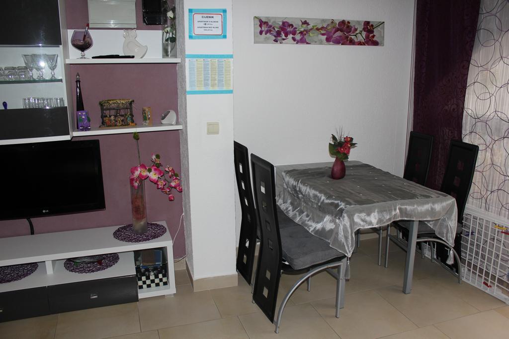 Apatmani Peternel Apartment Vir Exterior photo