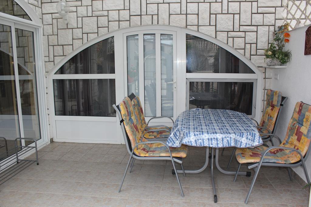 Apatmani Peternel Apartment Vir Exterior photo